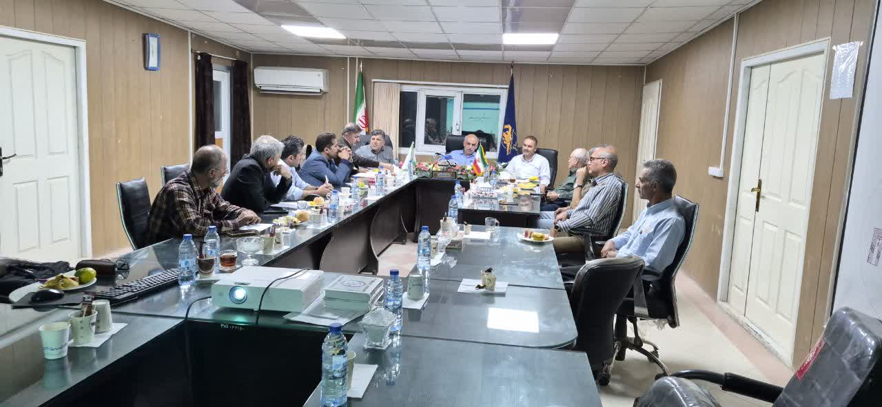 بازدید معاون مهندسی و توسعه و تجهیز منابع حوضه آبریز کارون بزرگ از سد تنگ سرخ و سامانه انتقال آن به یاسوج