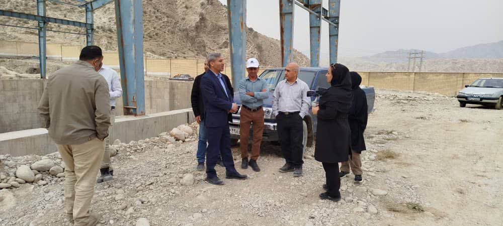 بازدید فرماندار شهرستان کهگیلویه از طرح تامین آب اراضی دهدشت غربی